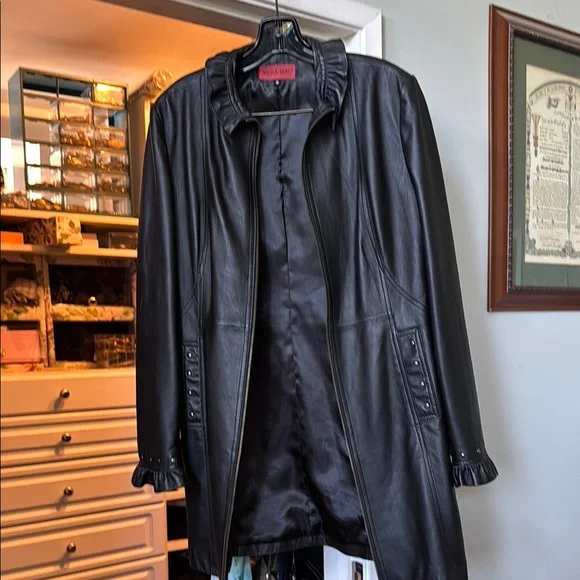 Nicola Berti Ruffled Black Women's Jacket/Coat - Picture 10 of 11